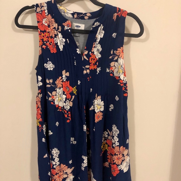 Sleeveless Pintuck Floral Print Dress - Picture 2 of 4